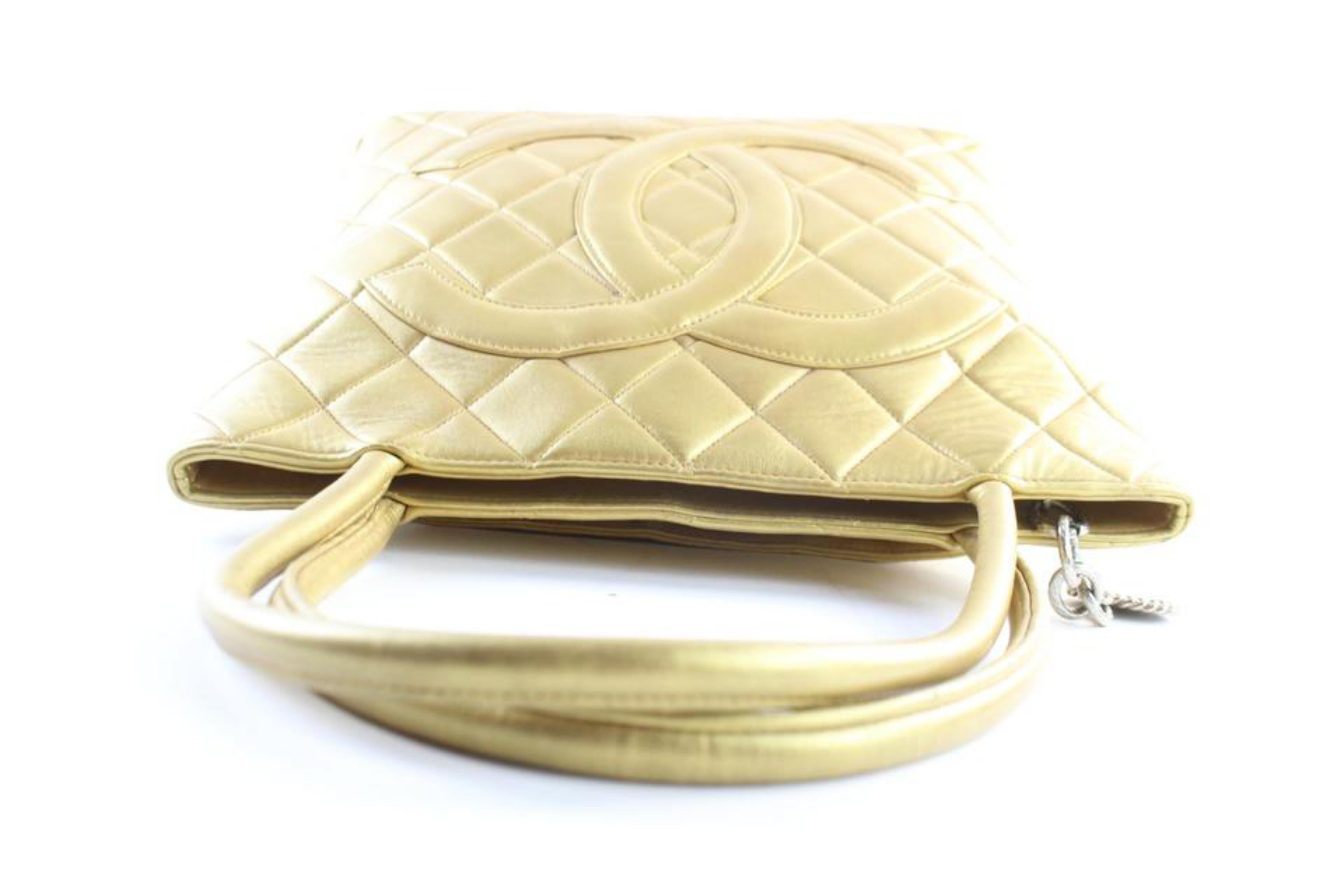 Chanel Quilted Medallion Zip 8cr0522 Gold Leather Tote For Sale 7