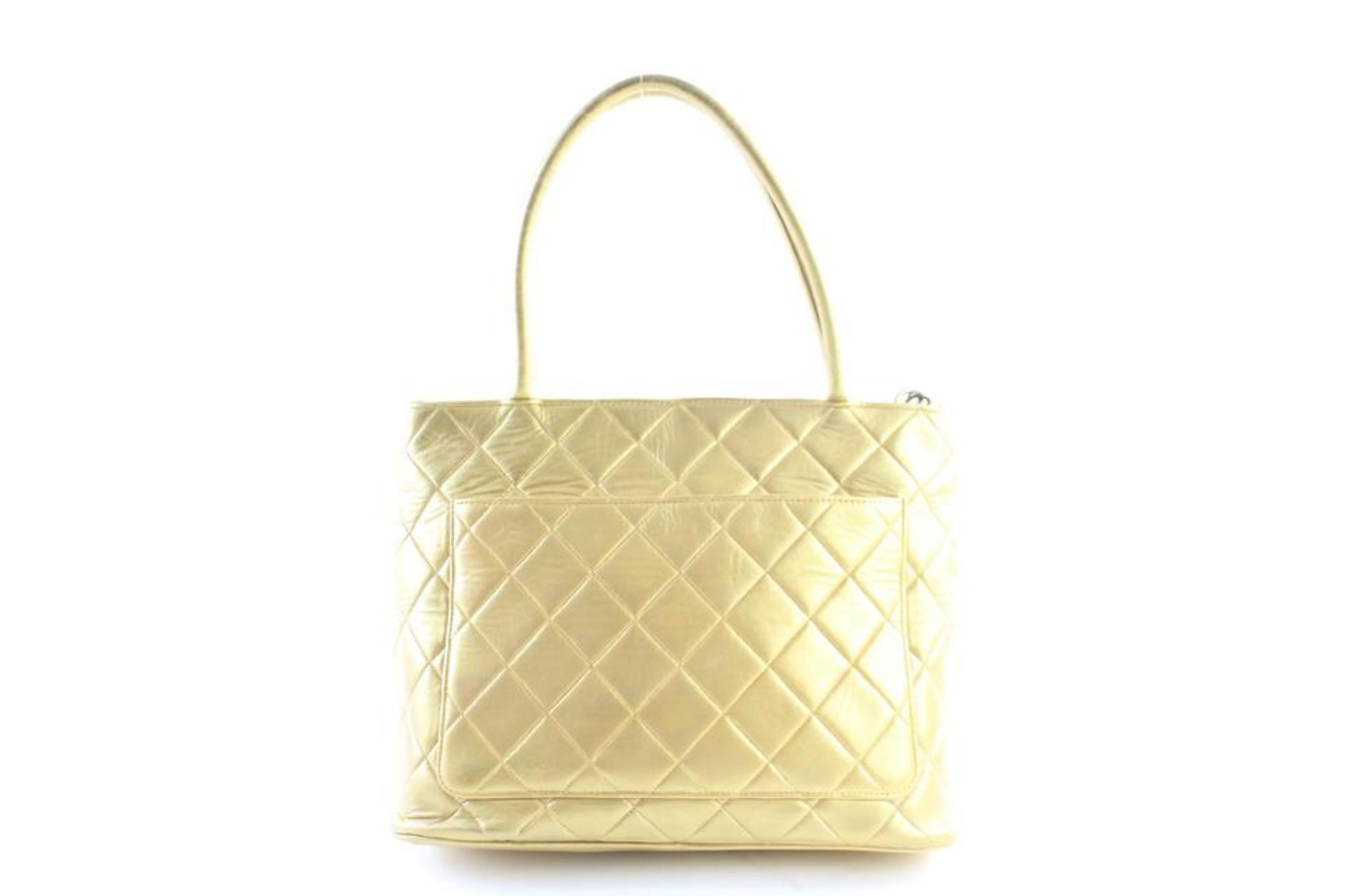 Chanel Quilted Medallion Zip 8cr0522 Gold Leather Tote For Sale 4