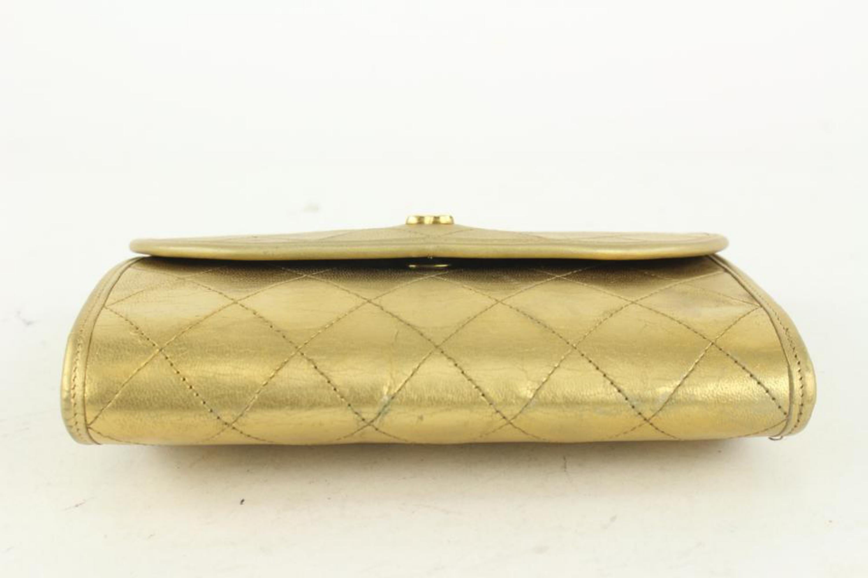 Women's Chanel Quilted Mini Gold Classic Flap Pouch Chain Bag 1111c28 For Sale