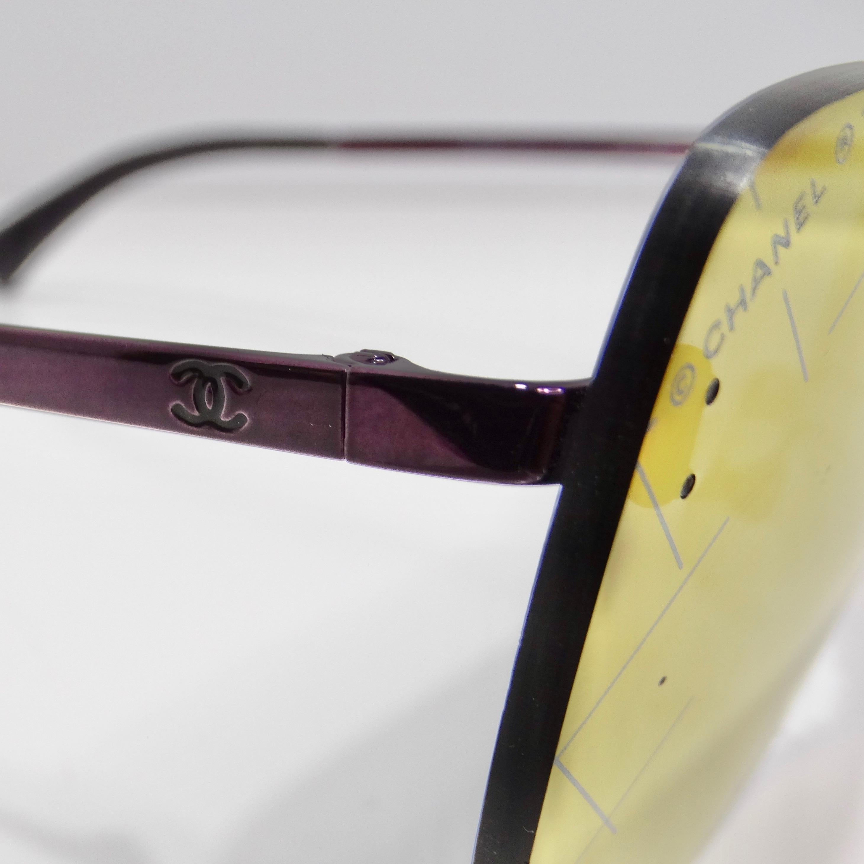 Chanel Gesteppte Sonnenbrille mit Motiv für Damen oder Herren im Angebot
