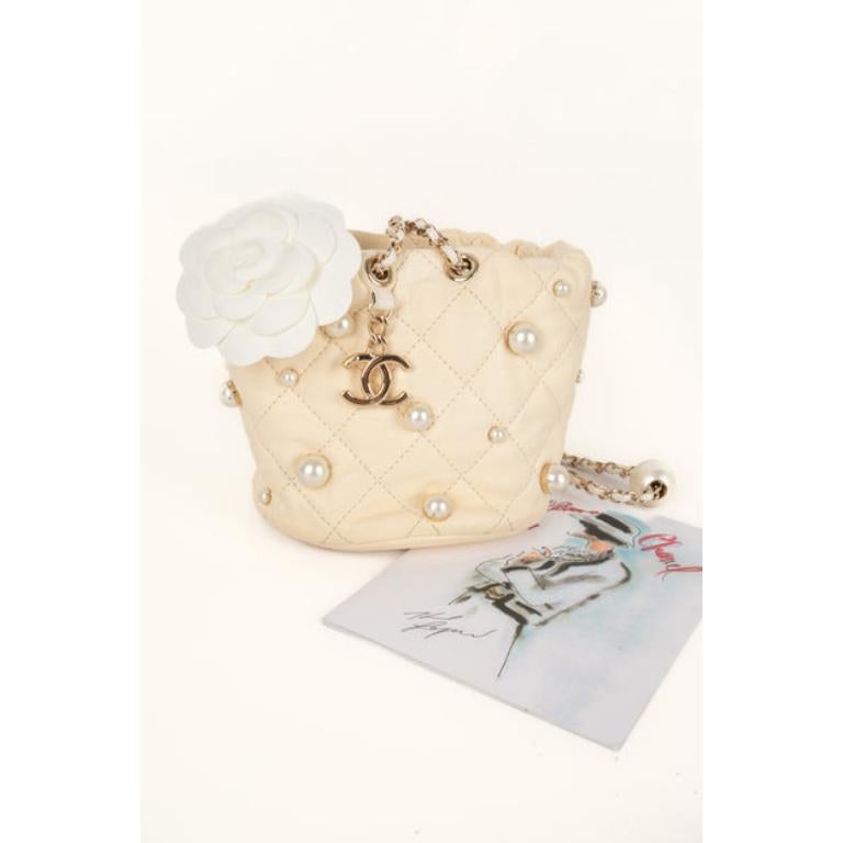 Chanel Quilted Off-white Calfskin Bucket Bag Spring, 2021 6