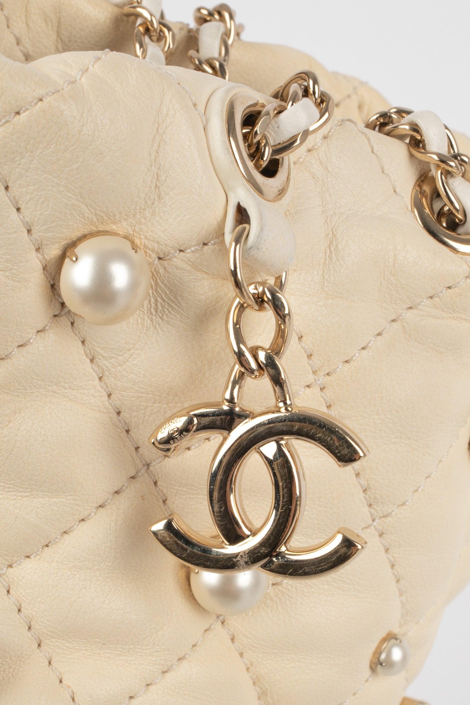 Chanel Quilted Off-white Calfskin Bucket Bag Spring, 2021 3