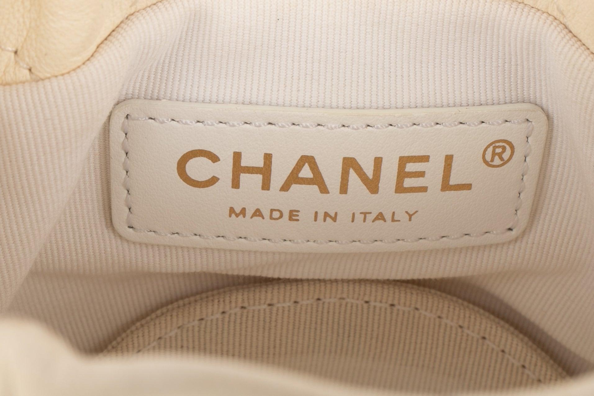 Chanel Quilted Off-white Calfskin Bucket Bag Spring, 2021 4
