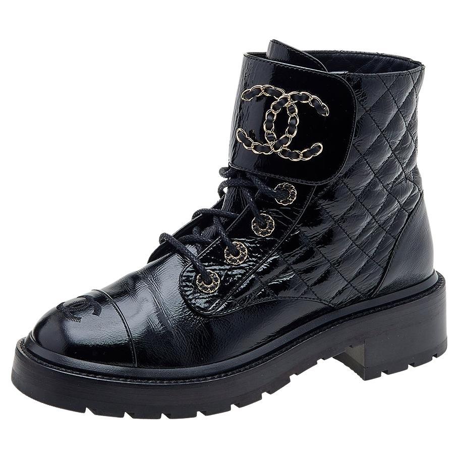Chanel Quilted Patent Leather CC Cap Toe Chain Link Logo Combat Boots Size 38