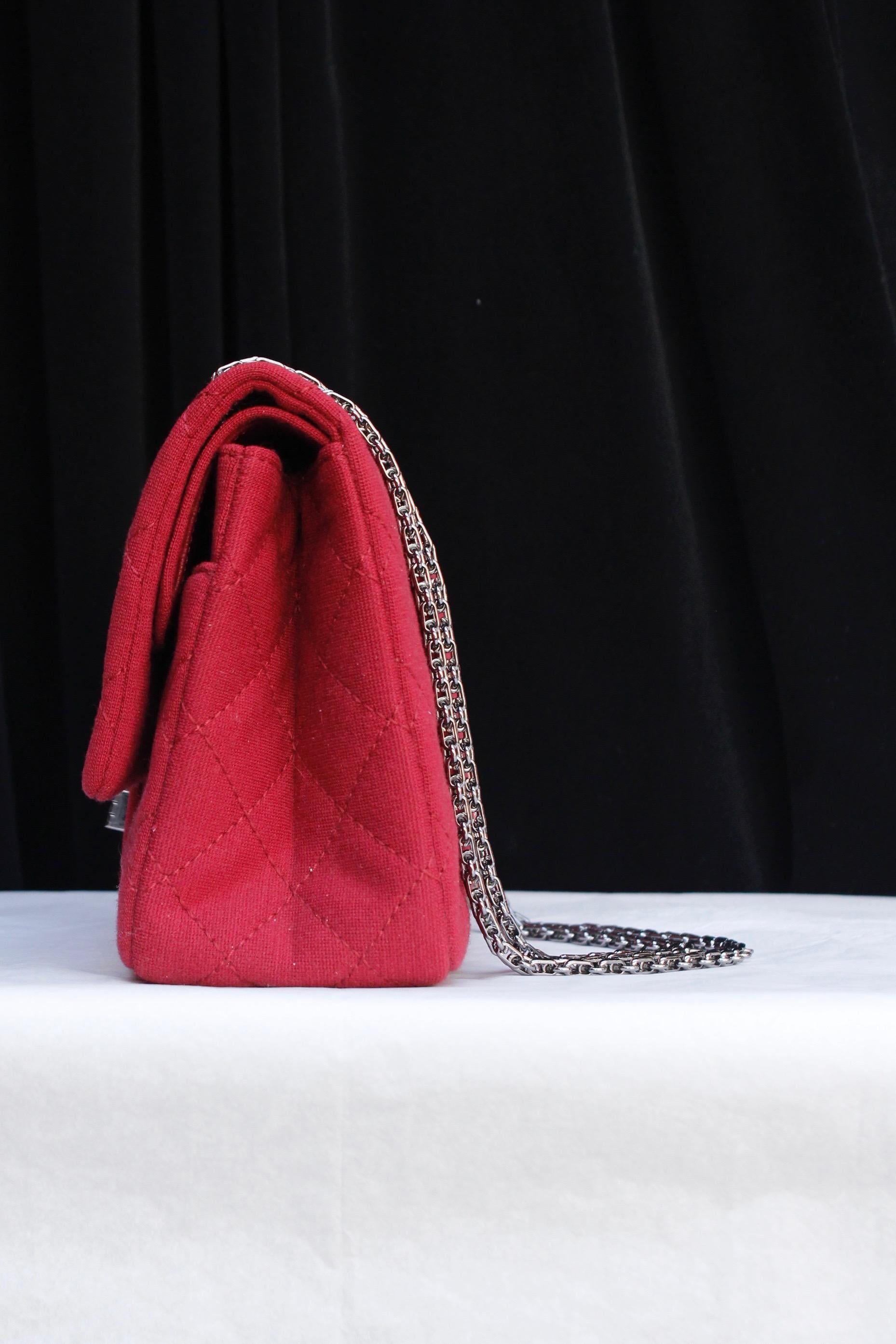 Chanel quilted red jersey 2.55 bag with silver plated chain handle For Sale 1