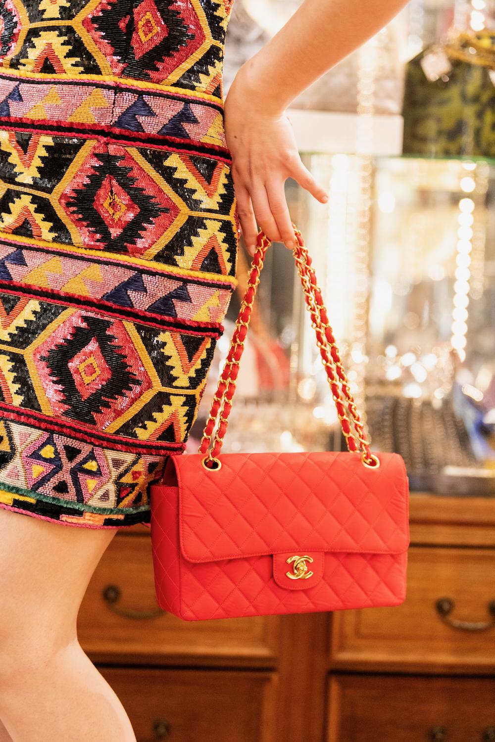 Rosso Borsa Chanel trapuntata rossa senza tempo con elementi metallici dorati, 1994/1996 in vendita