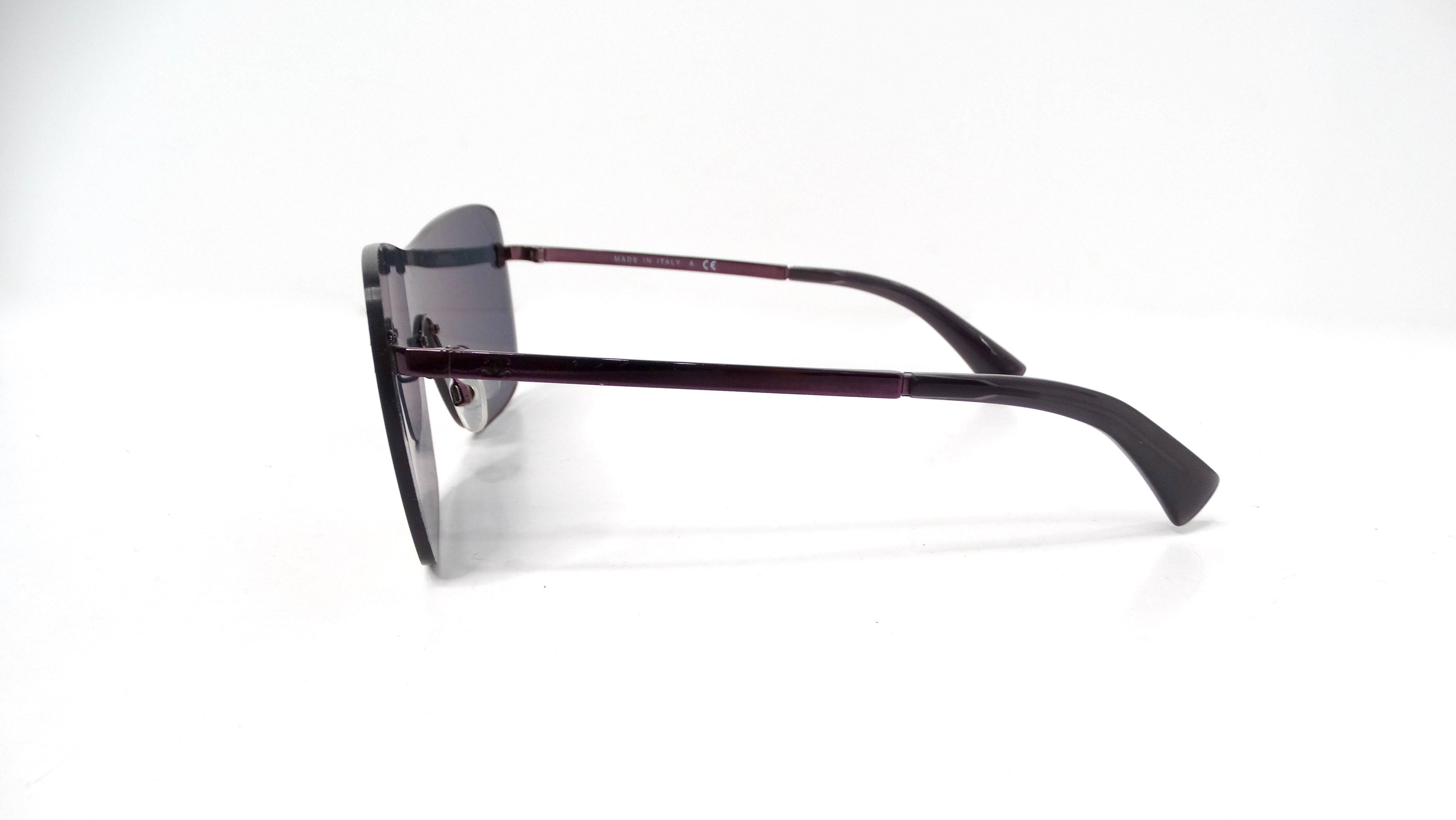 Occhiali da sole Chanel trapuntati con lenti riflettenti e specchiate In condizioni buone in vendita a Scottsdale, AZ