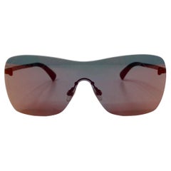 Chanel Gesteppte Sonnenbrille mit verspiegelten Gläsern und Schild