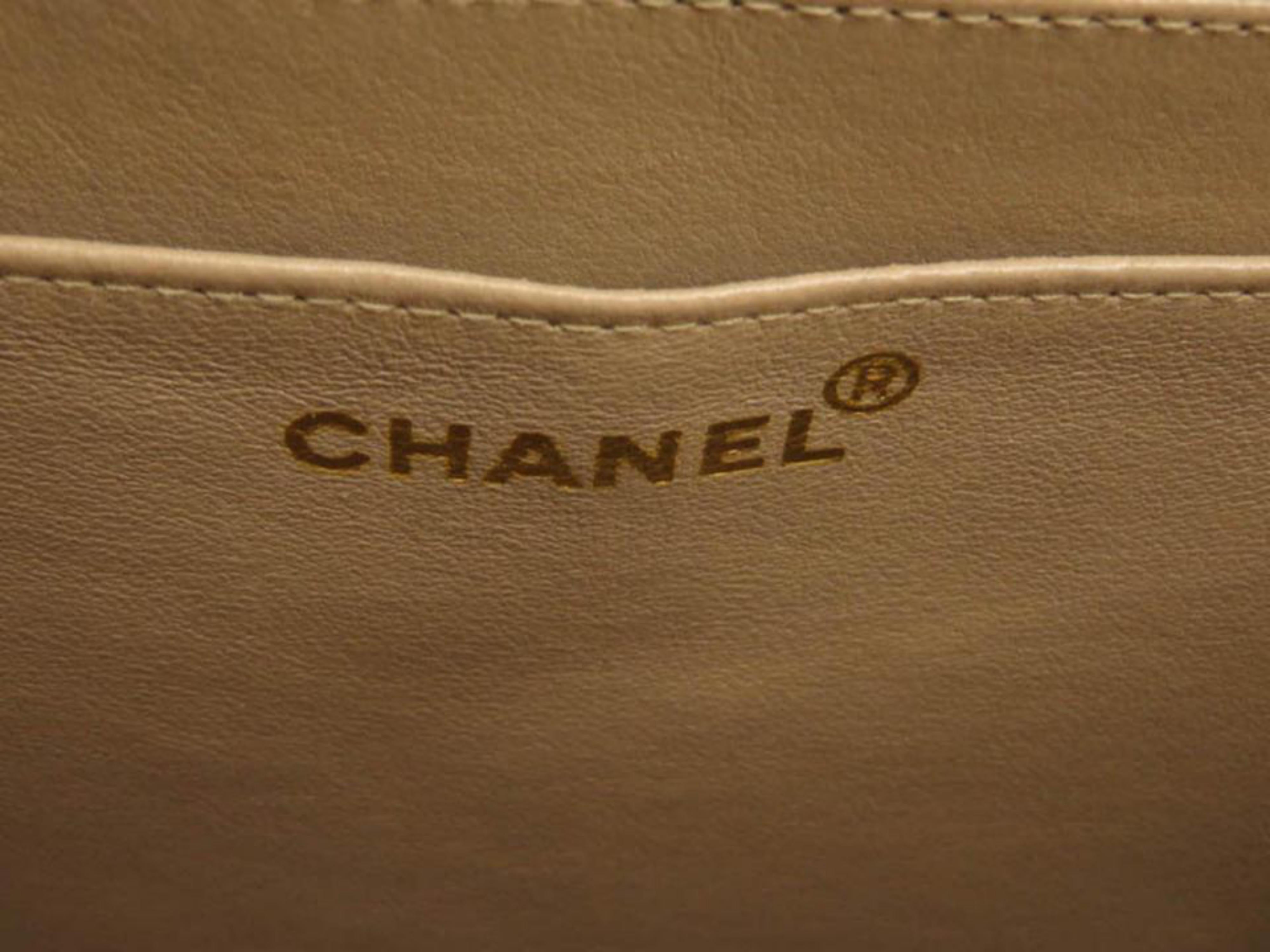 Women's Chanel Quilted Retro Clasp Caramel Flap 865910 Beige Canvas Shoulder Bag For Sale