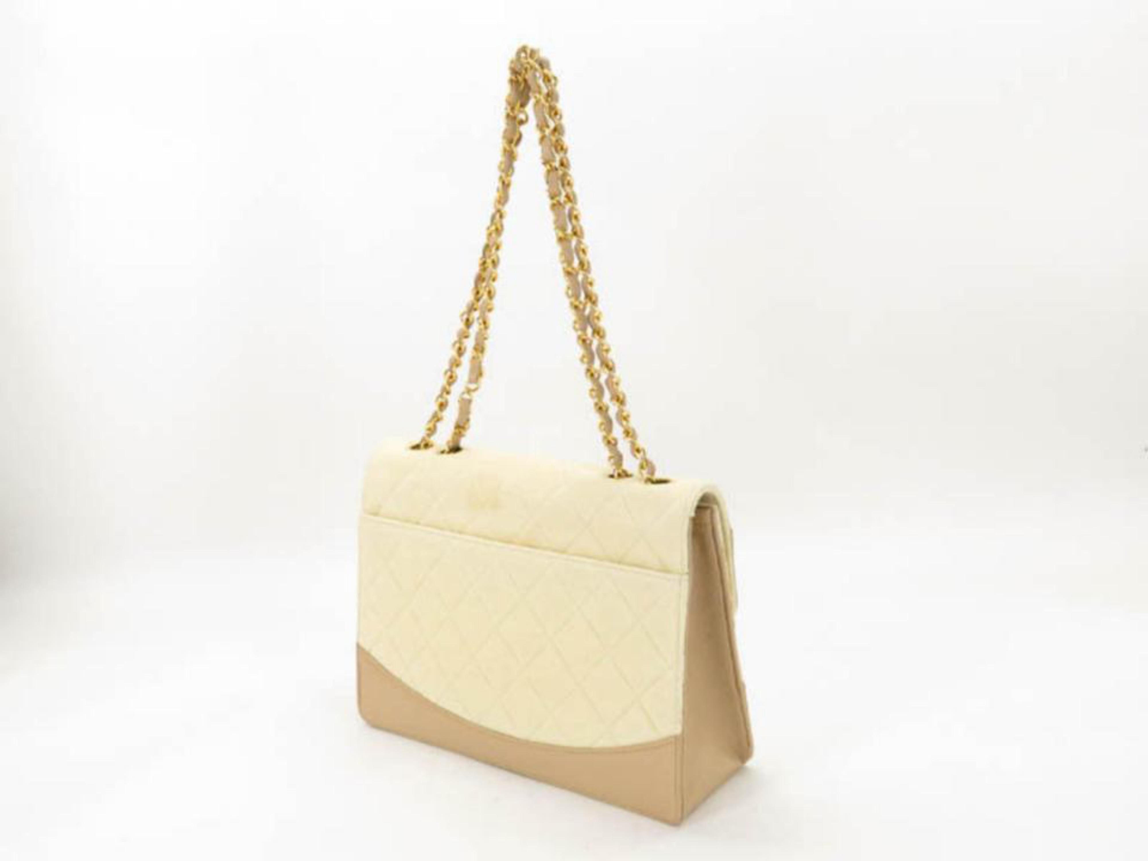 Chanel Quilted Retro Clasp Caramel Flap 865910 Beige Canvas Shoulder Bag For Sale 4
