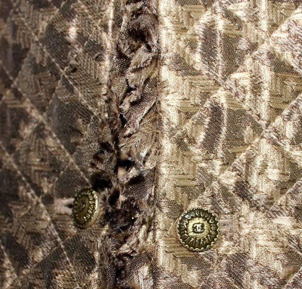 Chanel - Blazer en soie matelassée imprimée avec volants, collection Métiers d'Art en vente 1
