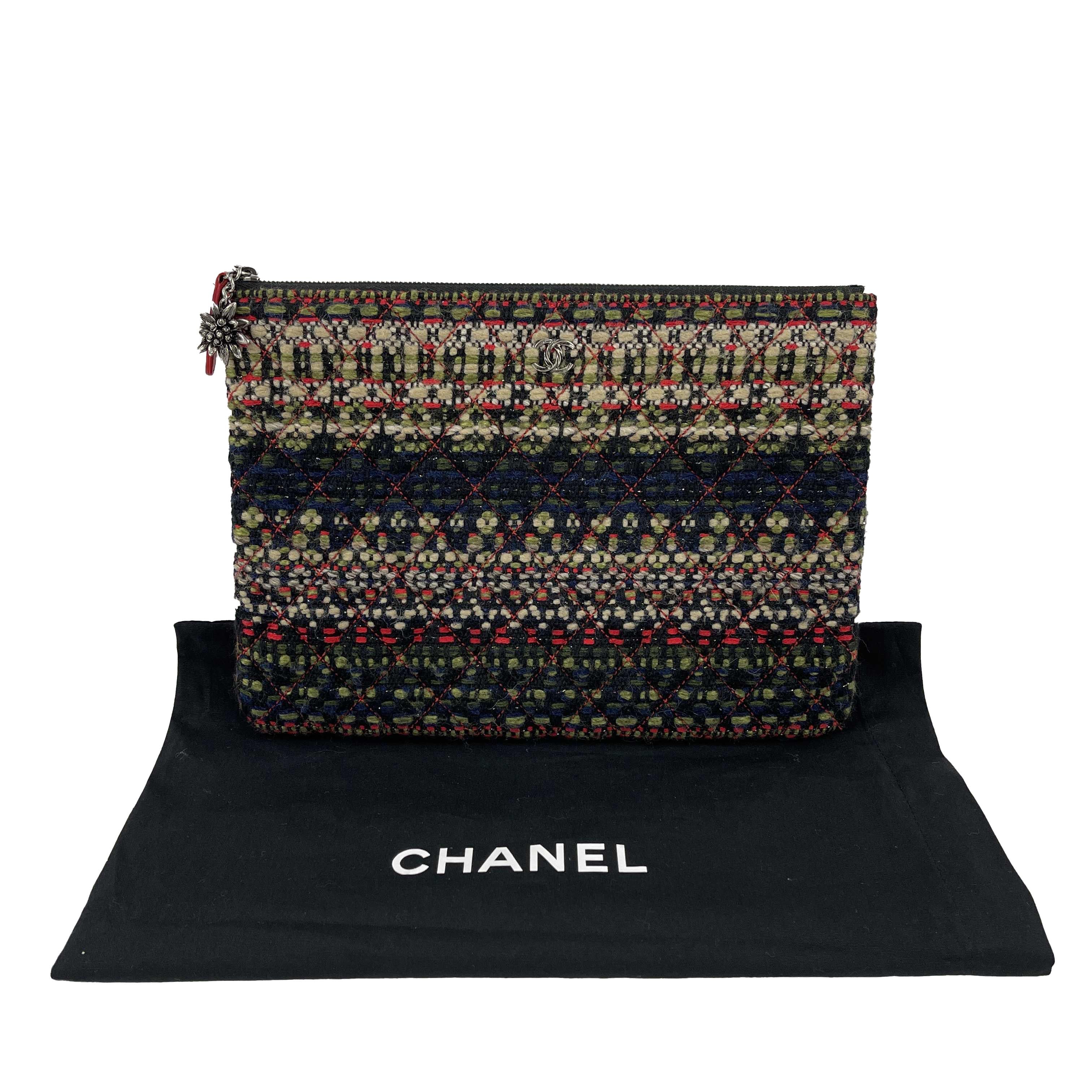 CHANEL Quilted Tweed CC Wool Clutch / Pouch / Travel Bag 3