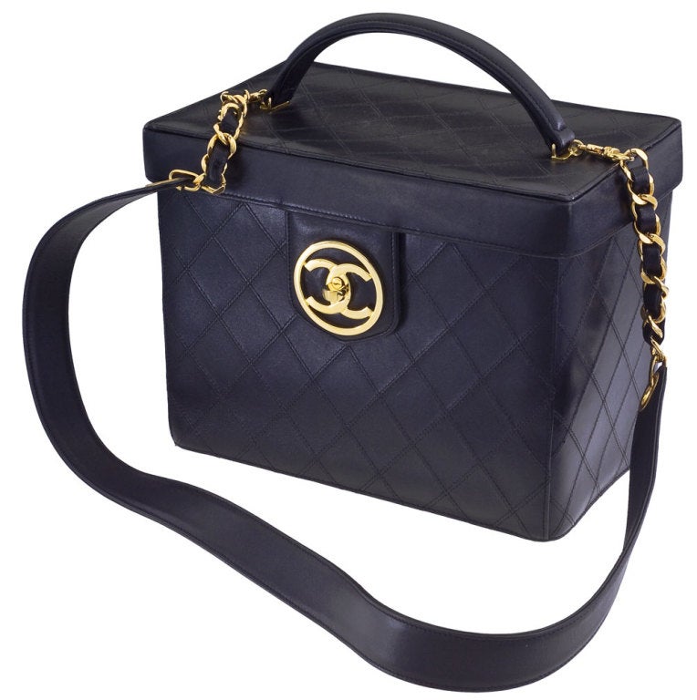 Black Chanel Quilted Vanity Case Bag For Sale