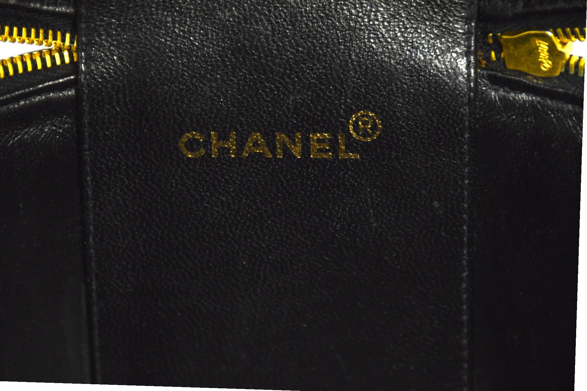 Chanel Quilted Vanity Top Handle Bag Black Patent  1996–1997 For Sale 6