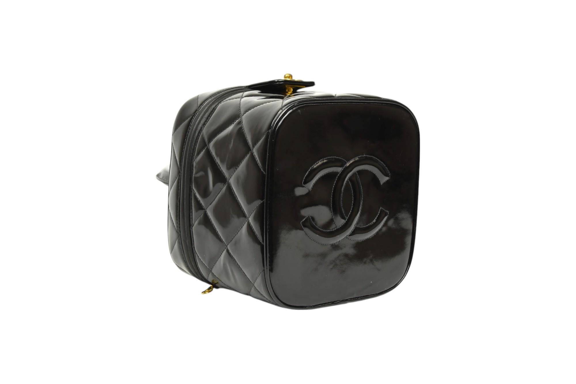 Chanel Quilted Vanity Top Handle Bag Black Patent  1996–1997 For Sale 2