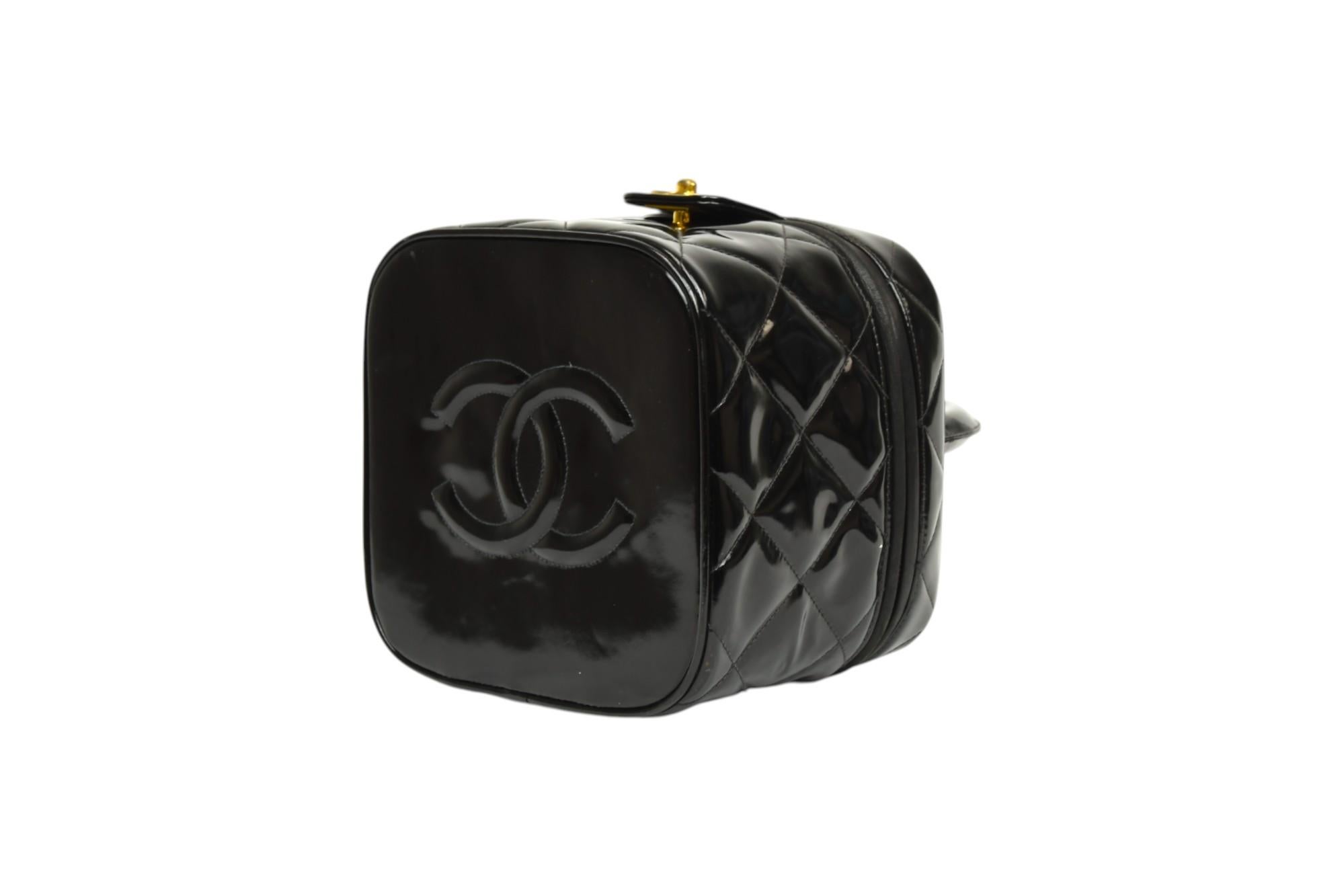 Chanel Quilted Vanity Top Handle Bag Black Patent  1996–1997 For Sale 4