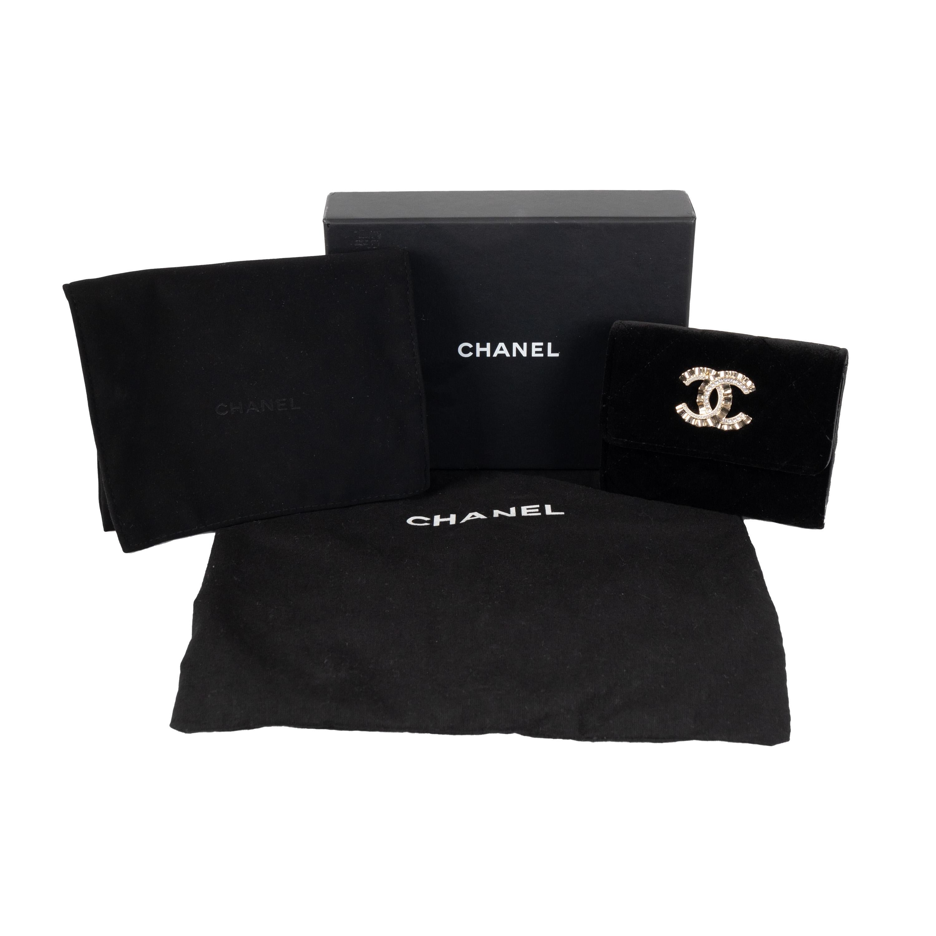 Chanel Quilted Velvet Wallet  - '20s For Sale 3