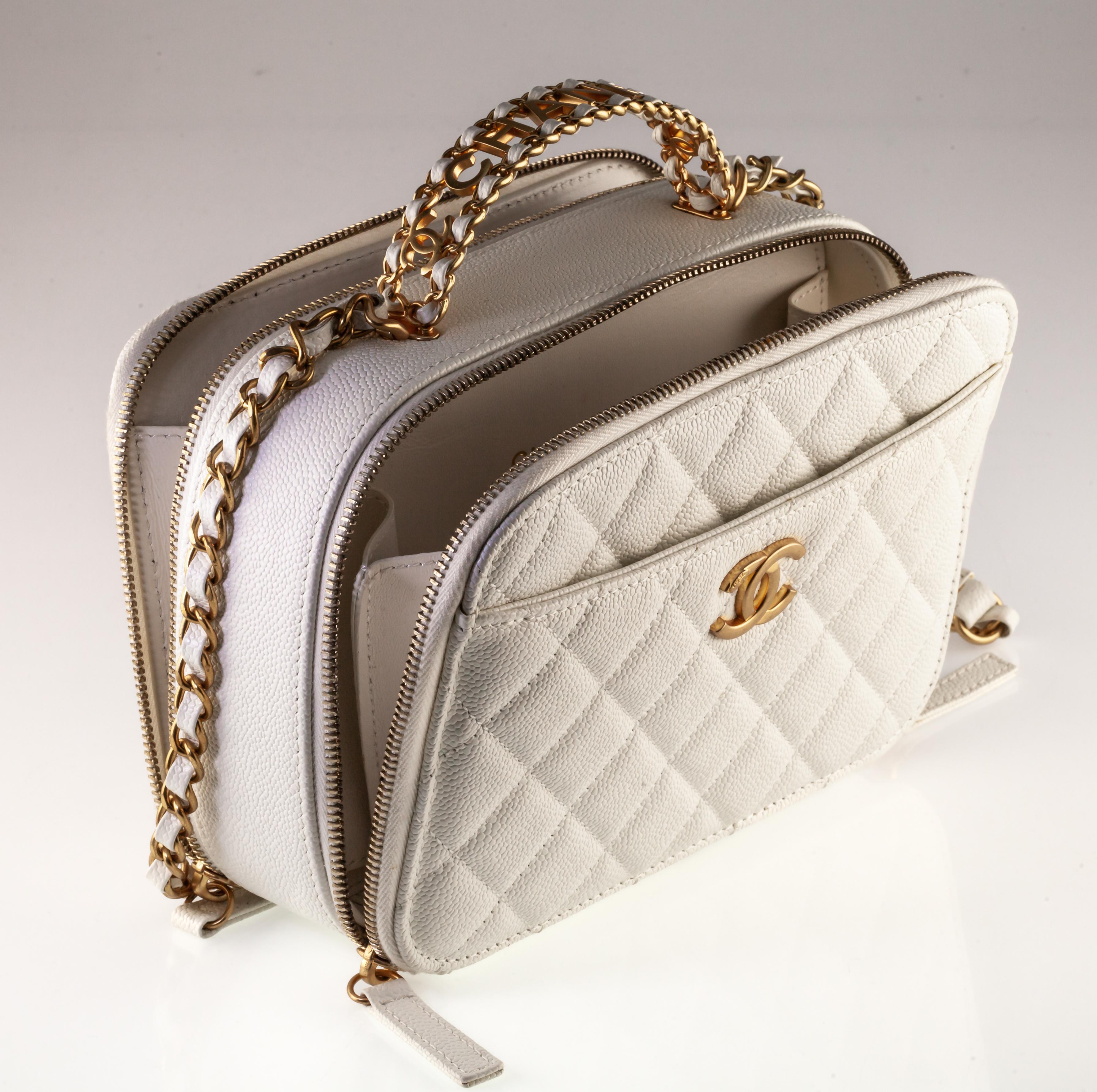 Chanel Quilted White Caviar Pick Me Up Vanity Case Gorgeous Condition! For Sale 1