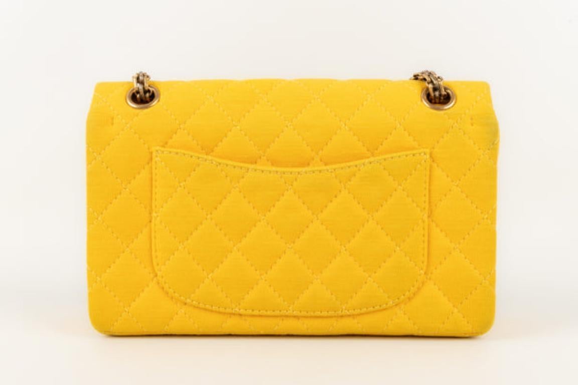 Chanel Quilted Yellow Fabric Bag, 2015/2016 In Good Condition For Sale In SAINT-OUEN-SUR-SEINE, FR