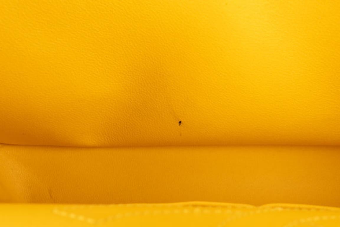 Chanel, gesteppte gelbe Stofftasche, 2015/2016 im Angebot 5