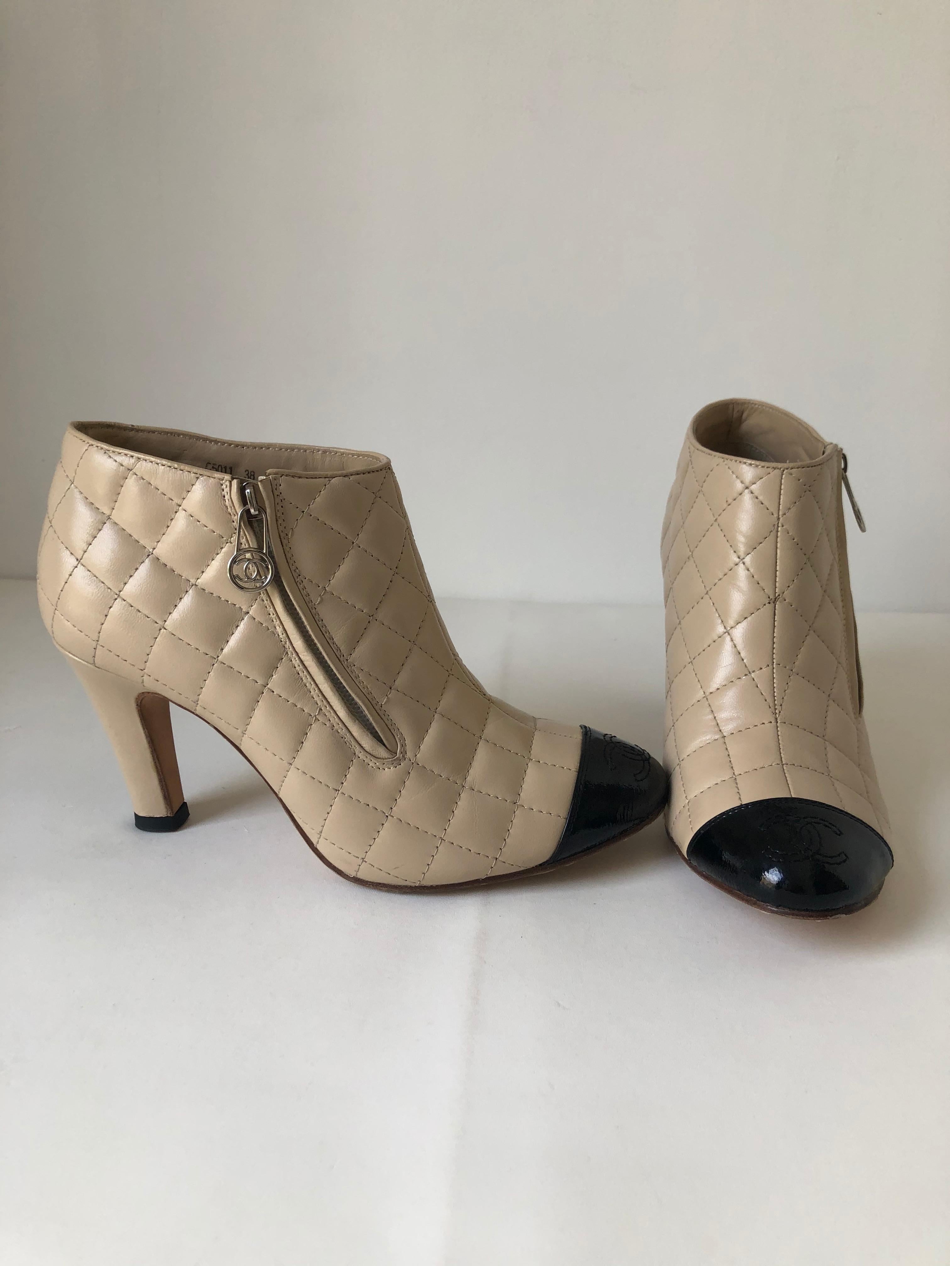 Chanel Quitted Leather Ankle Boots Size 38 In Good Condition In Port Hope, ON