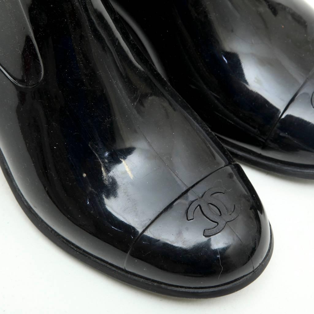 Women's CHANEL Rain Boots in Black Rubber Size 38FR