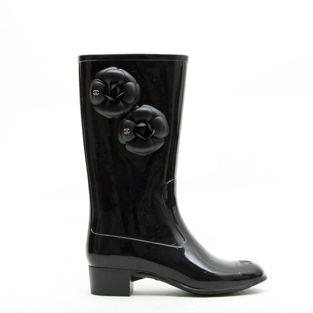 CHANEL Rain Boots in Black Rubber Size 38FR 3