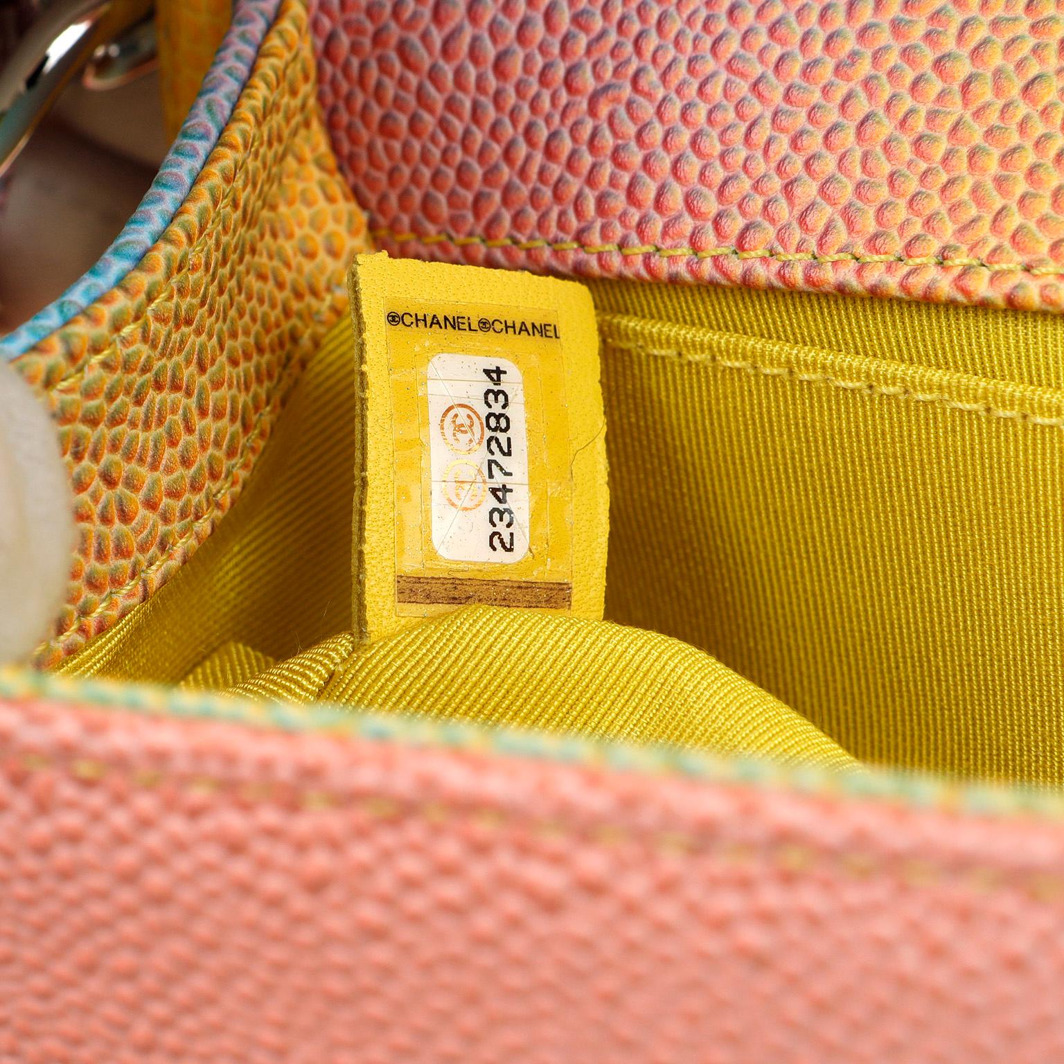 Chanel Medium Boy Bag aus Leder in Regenbogen- Kaviar 4
