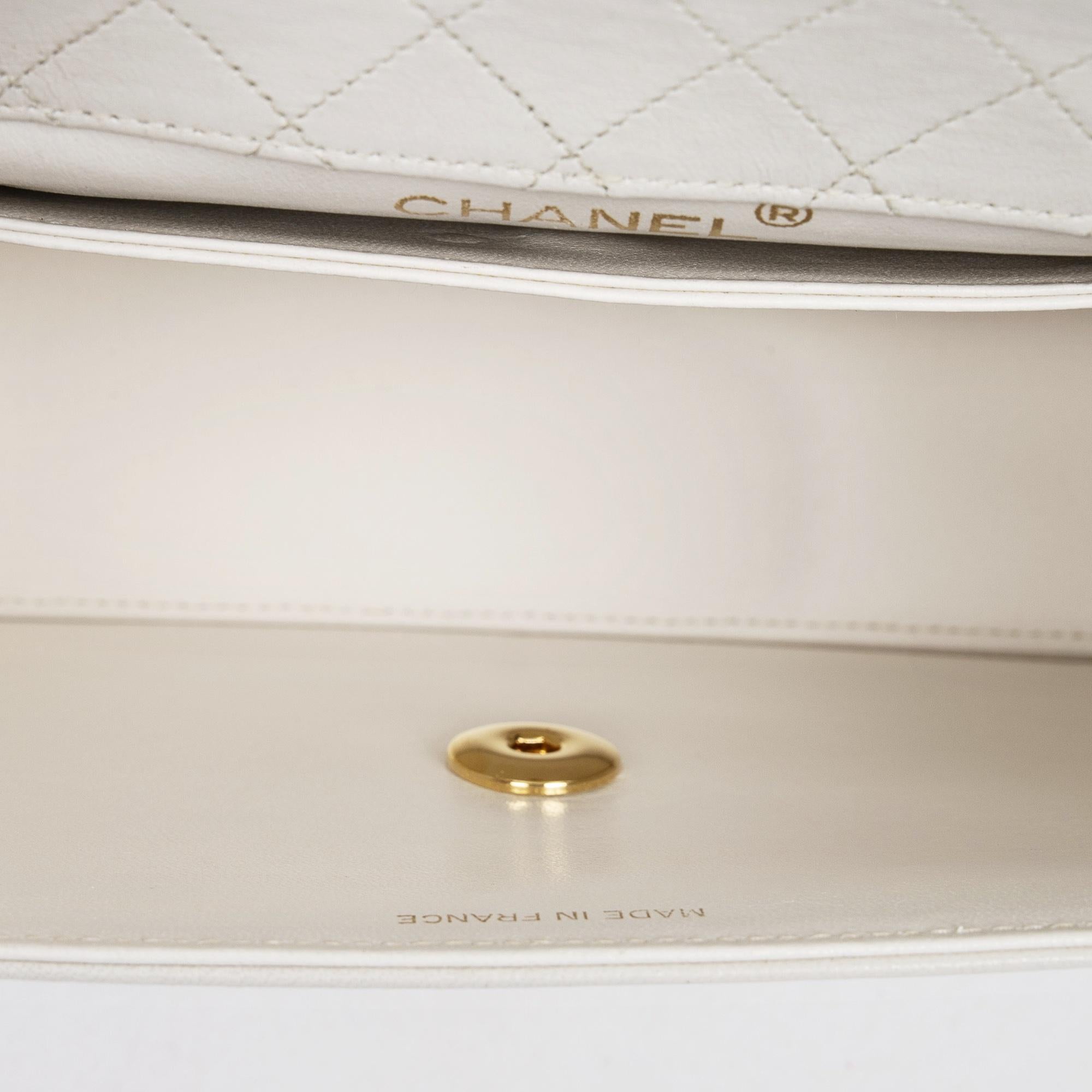 Women's or Men's Chanel Rare 1989 Vintage Bicolor Flap Bag w/ Pouch For Sale