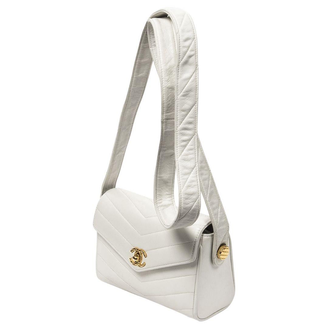 Any brides out there? The perfect white bag to accessorize your bridal looks! This gorgeous crossbody piece is crafted in soft white lambskin leather and 24K gold hardware. The CC turnlock opens to a leather interior with one zippered pocket. Such a