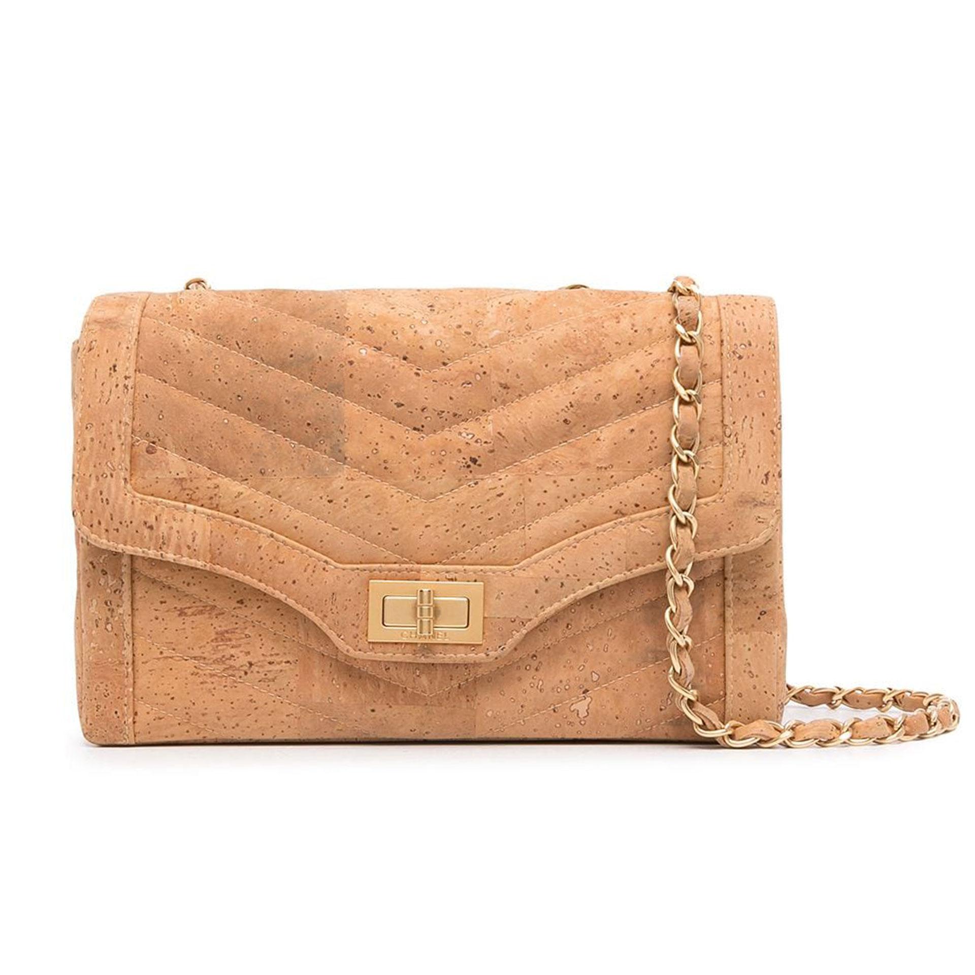 Women's Chanel Rare 2001 Vintage Cork Chevron Quilted Reissue Classic Flap Bag For Sale