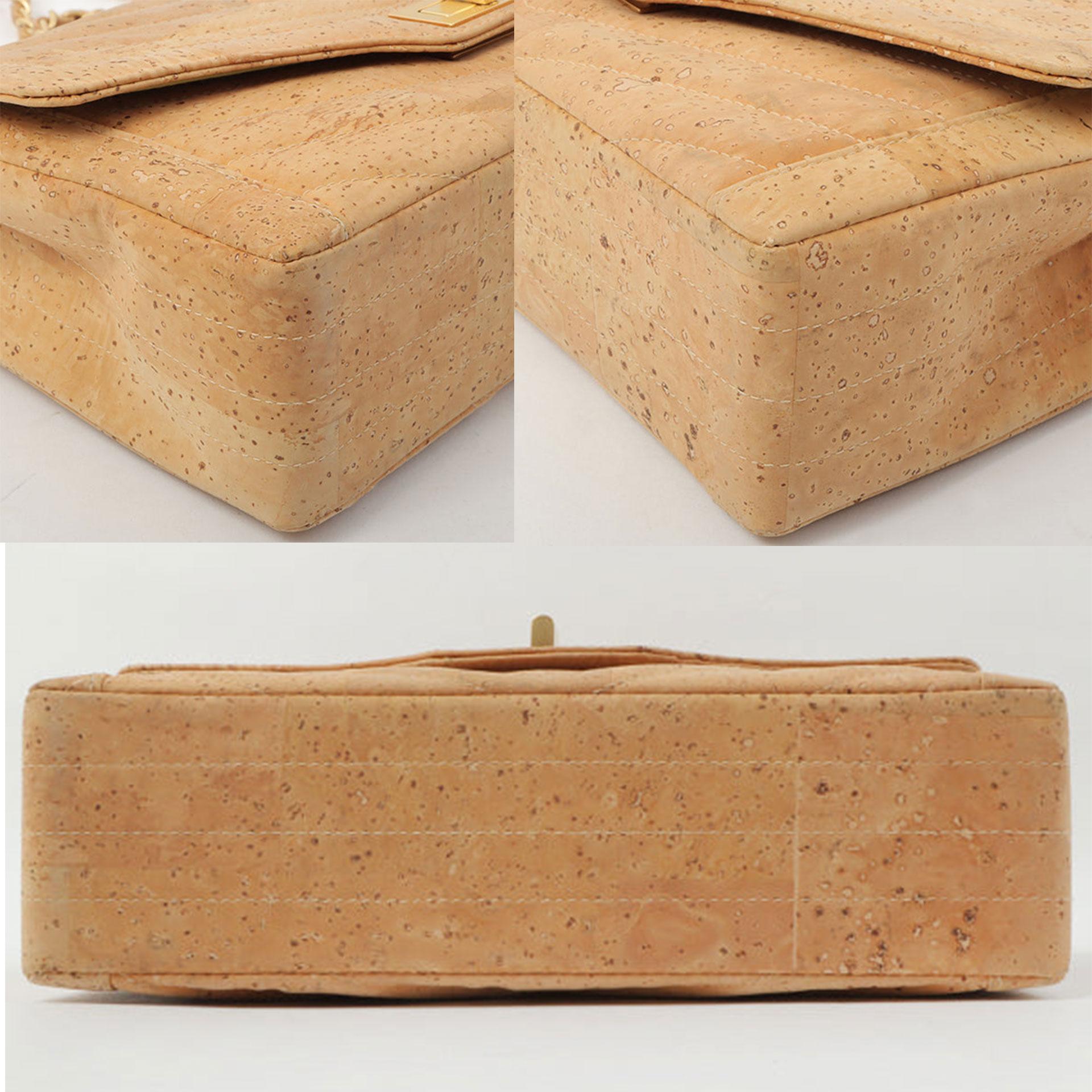 Chanel Rare 2001 Vintage Cork Chevron Quilted Reissue Classic Flap Bag For Sale 2
