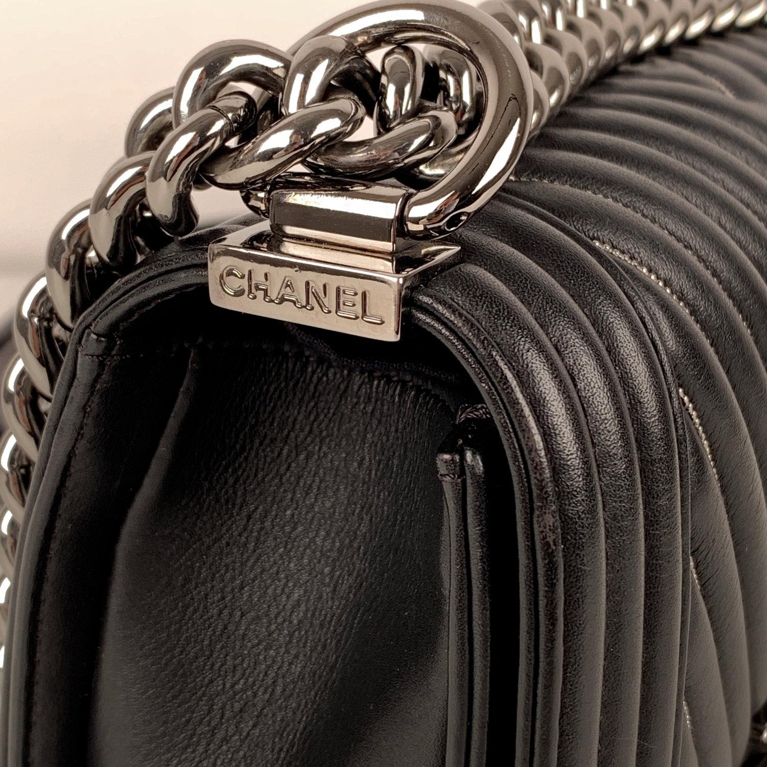 Chanel Rare 2014 Herringbone Chevron Silver Embroidered Boy Bag In Excellent Condition In Rome, Rome