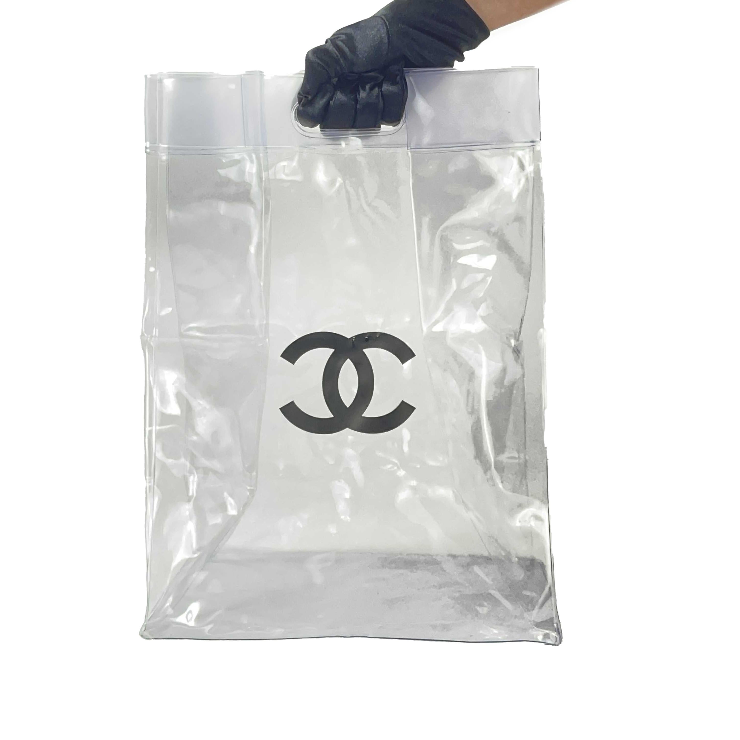 CHANEL *Rare* 2018 VIP Runway Gift Clear PVC CC Tote In Excellent Condition In Sanford, FL