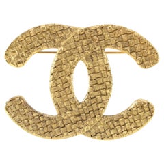 Chanel Rare 24 Gold Plated Raffia Quilted Jumbo CC Logo Brooch 38cc722s