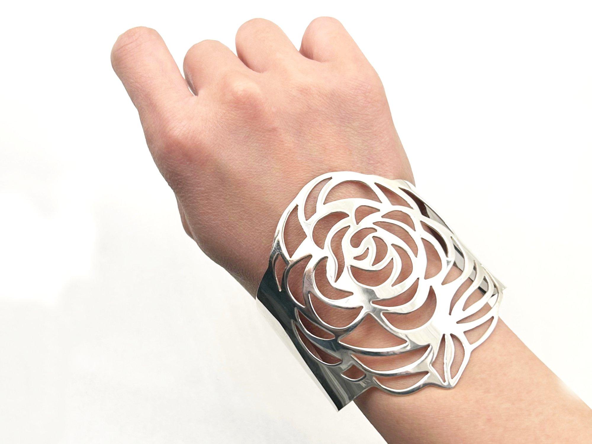 Chanel Rare 925 Solid Silver Camellia Cutout Bangle Cuff Bracelet In Excellent Condition For Sale In Pasadena, CA