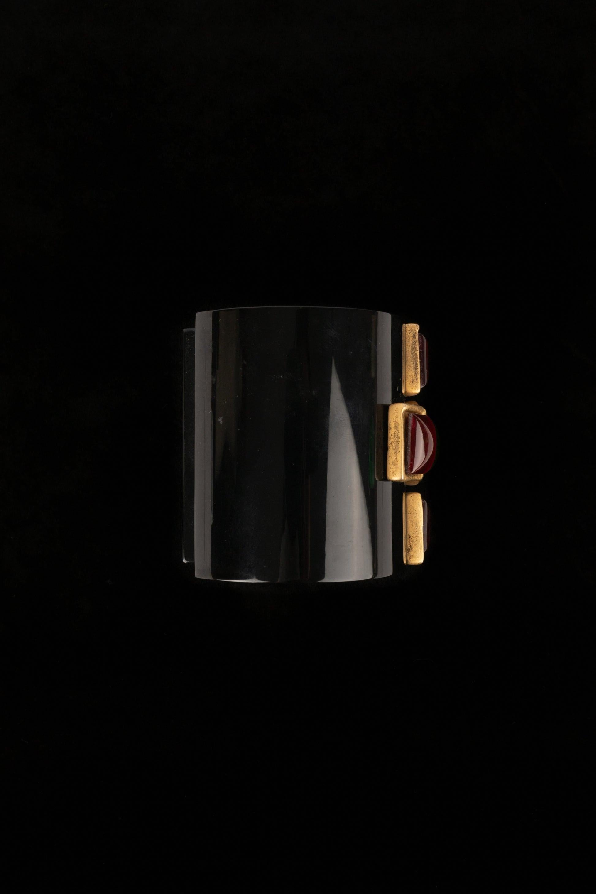 Chanel Rare Bakelite Cuff Bracelet Topped with Resin Cabochons, 1990s In Excellent Condition For Sale In SAINT-OUEN-SUR-SEINE, FR