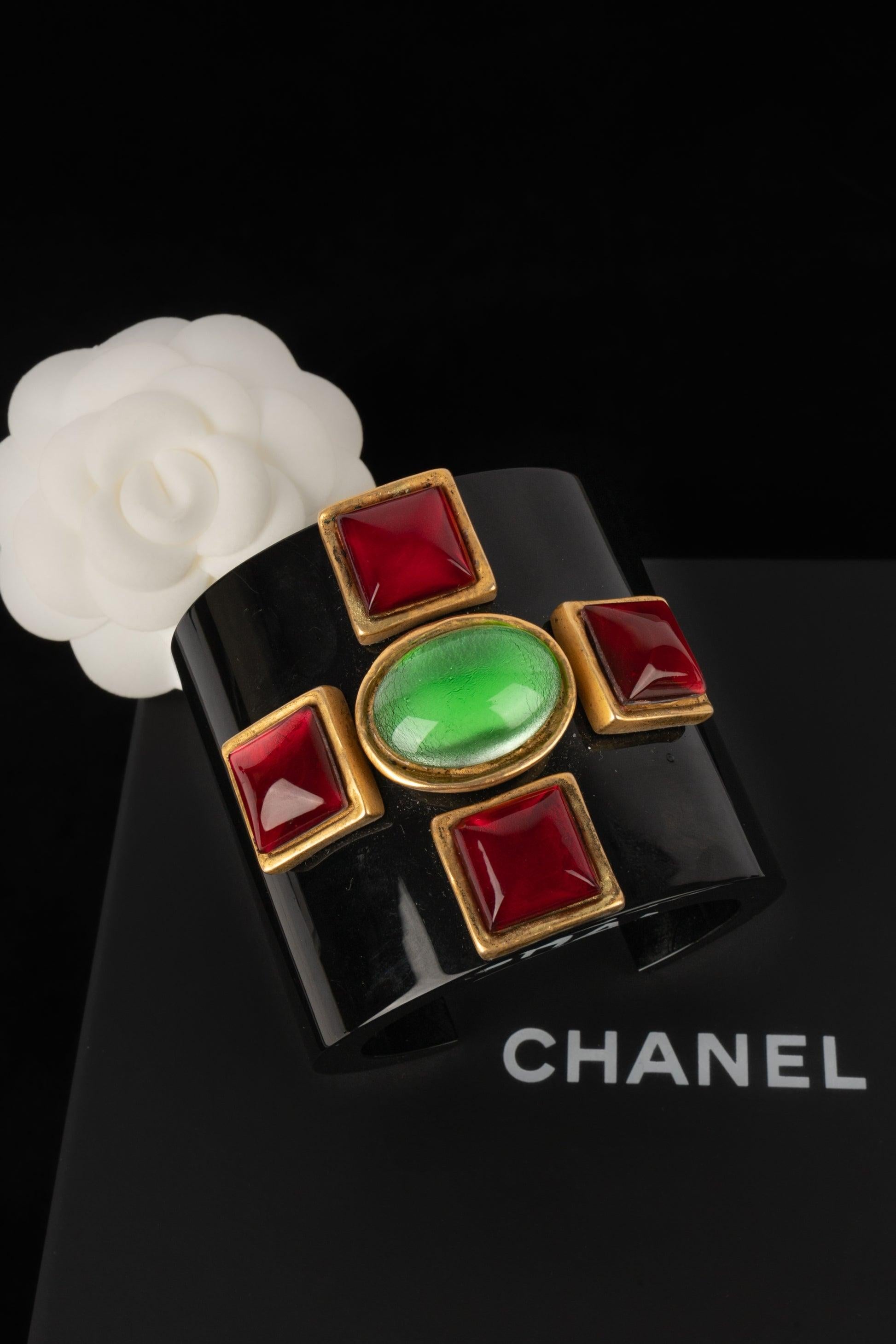 Chanel Rare Bakelite Cuff Bracelet Topped with Resin Cabochons, 1990s For Sale 5