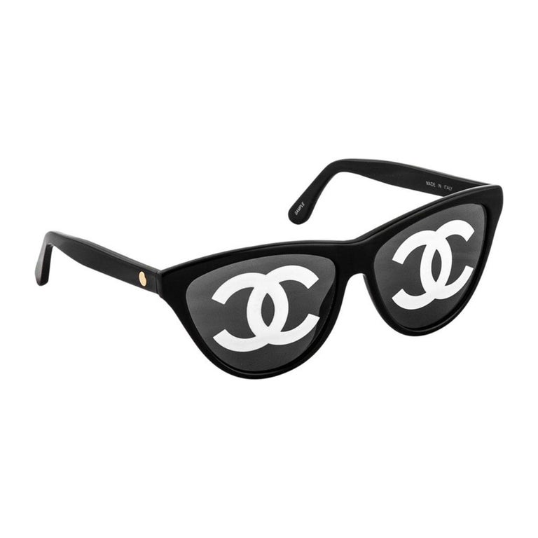 Chanel Ultra Rare Black Vintage Runway CC Logo Sunglasses For Sale at  1stDibs