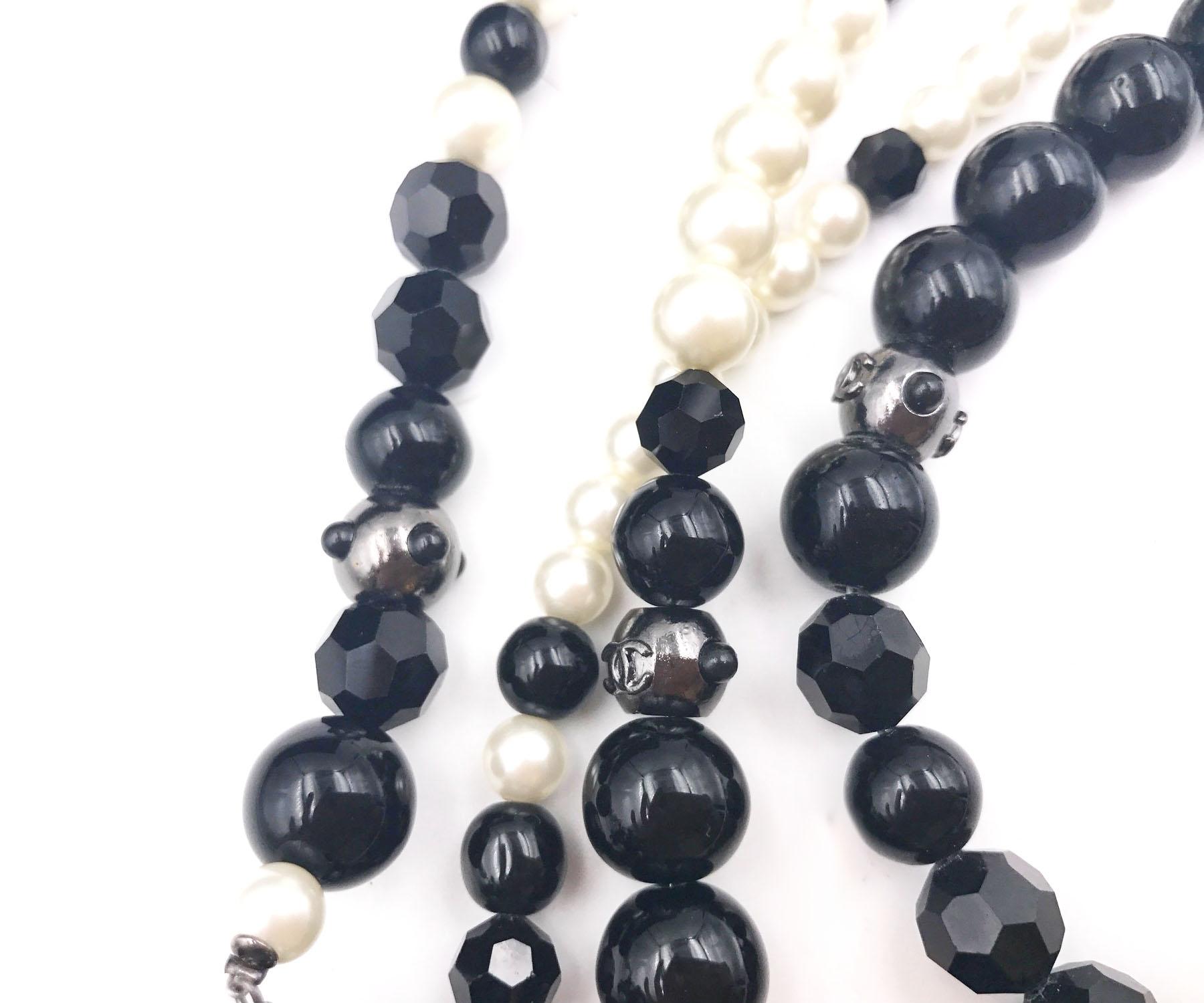 Unique Chanel Rare Black Stone Pearl Dangle Tassel Necklace For Sale 3