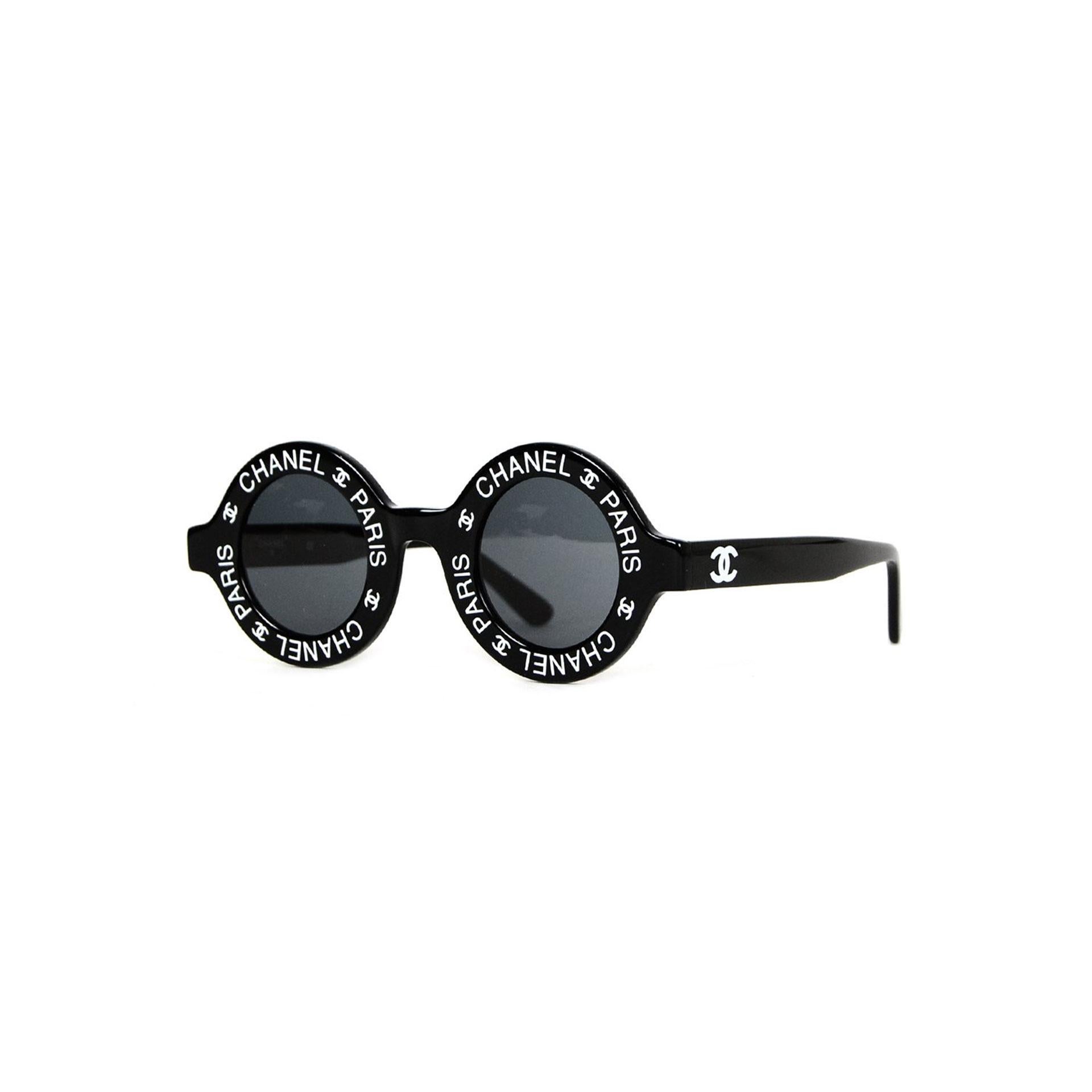 Noir Chanel Rare lunettes de soleil vintage noires CC Paris des années 90 en vente