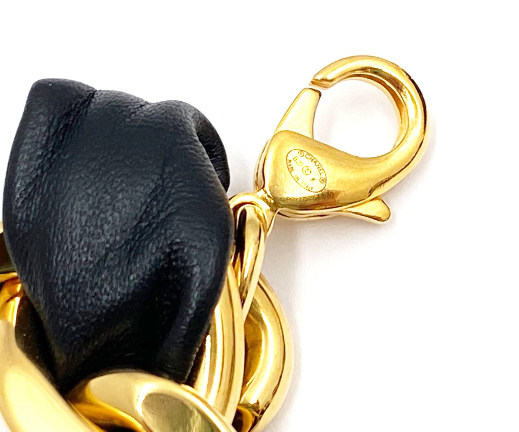 Donna Chanel Raro &New Collana con ciondolo di cristallo placcato oro CC Chunky in vendita