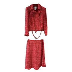 CHANEL RARE Camellias Brooch Tweed Ensemble