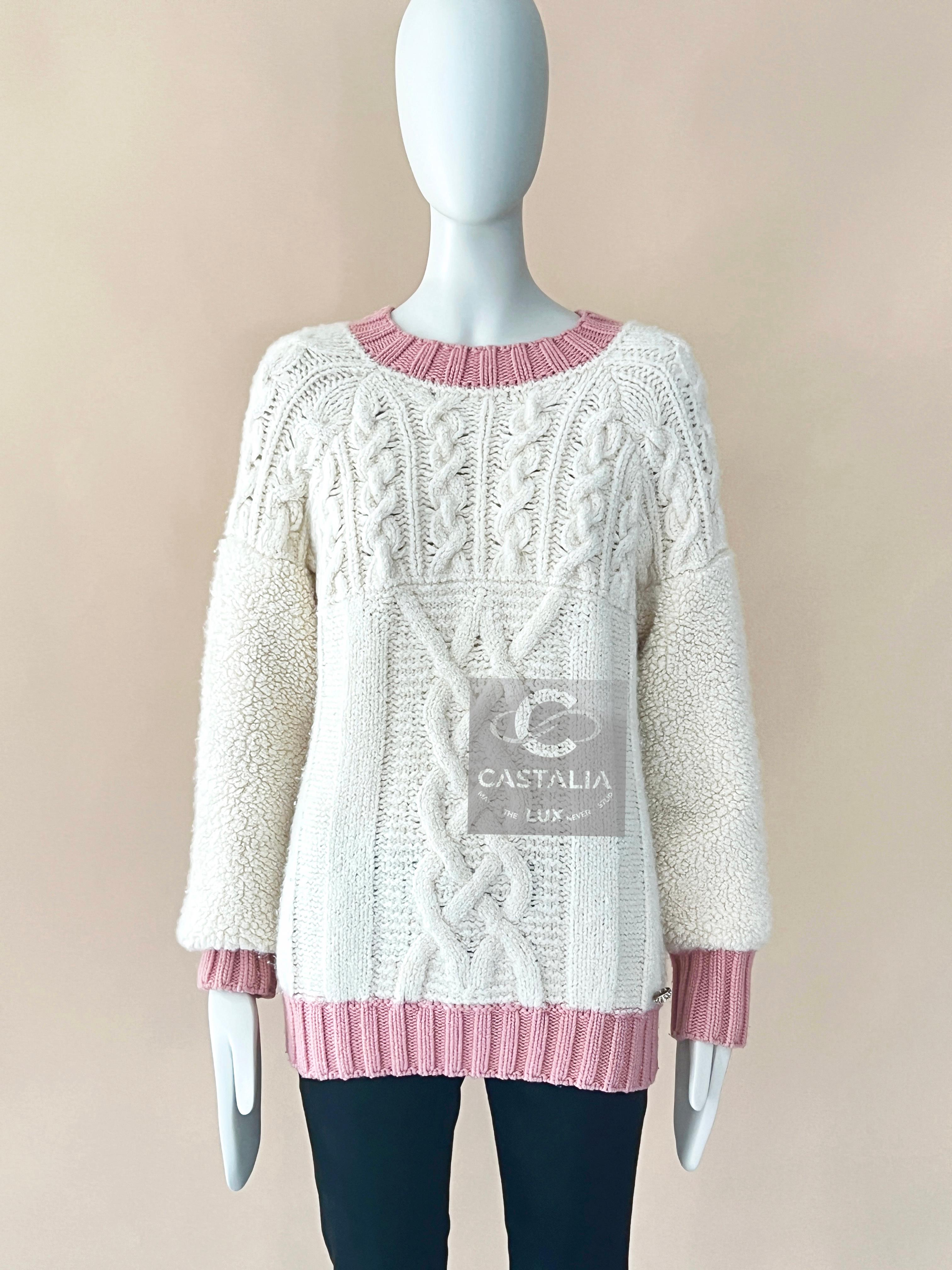 Women's or Men's Chanel Rare Cara Delevingne Style Teddy Sleeves Cashmere Jumper 34 FR For Sale
