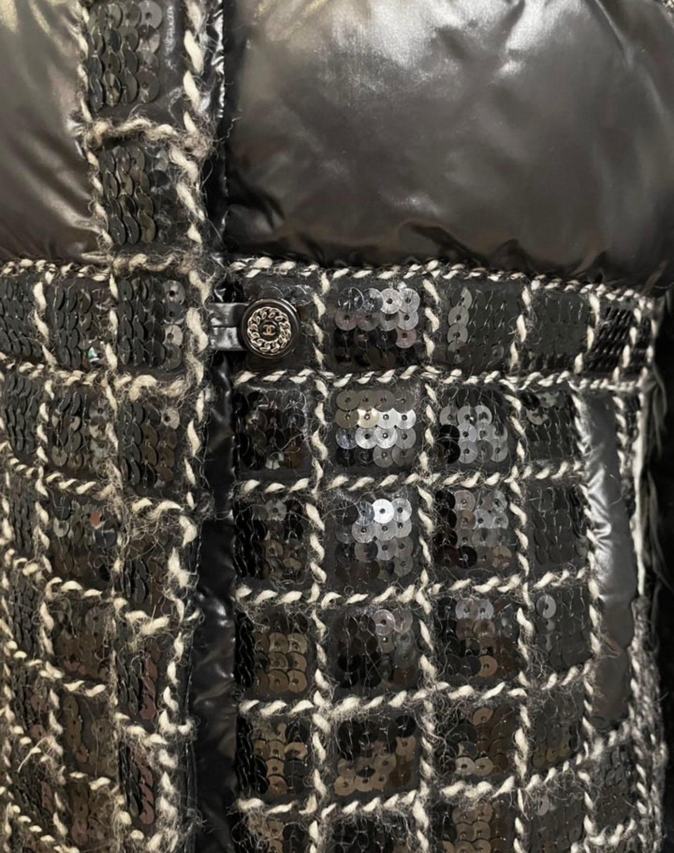 Chanel Rare veste polaire avec boutons CC 1