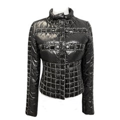 Chanel Rare veste polaire avec boutons CC