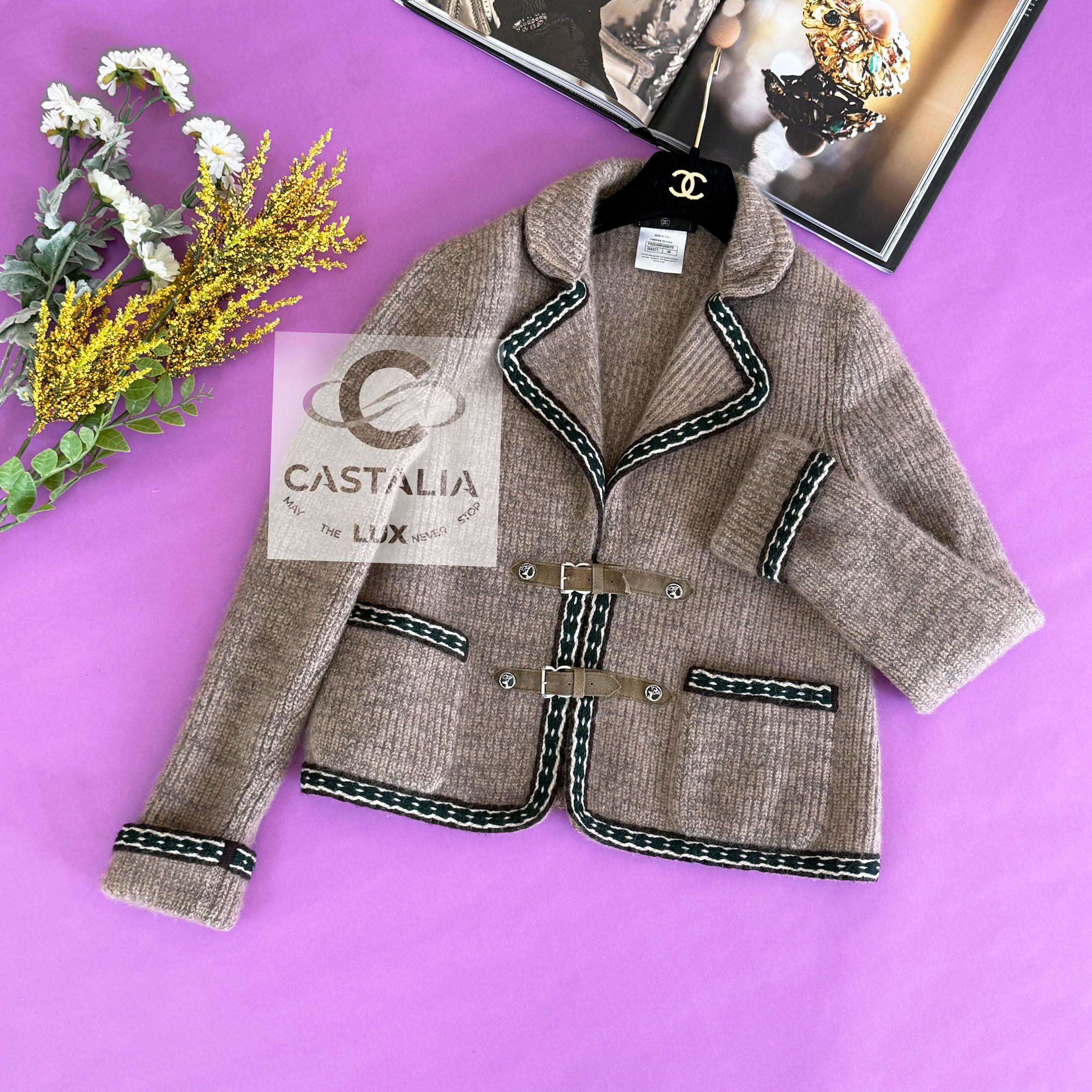 Chanel Rare Paris / Salzburg Relaxed Cashmere Jacket 36 FR For Sale 5