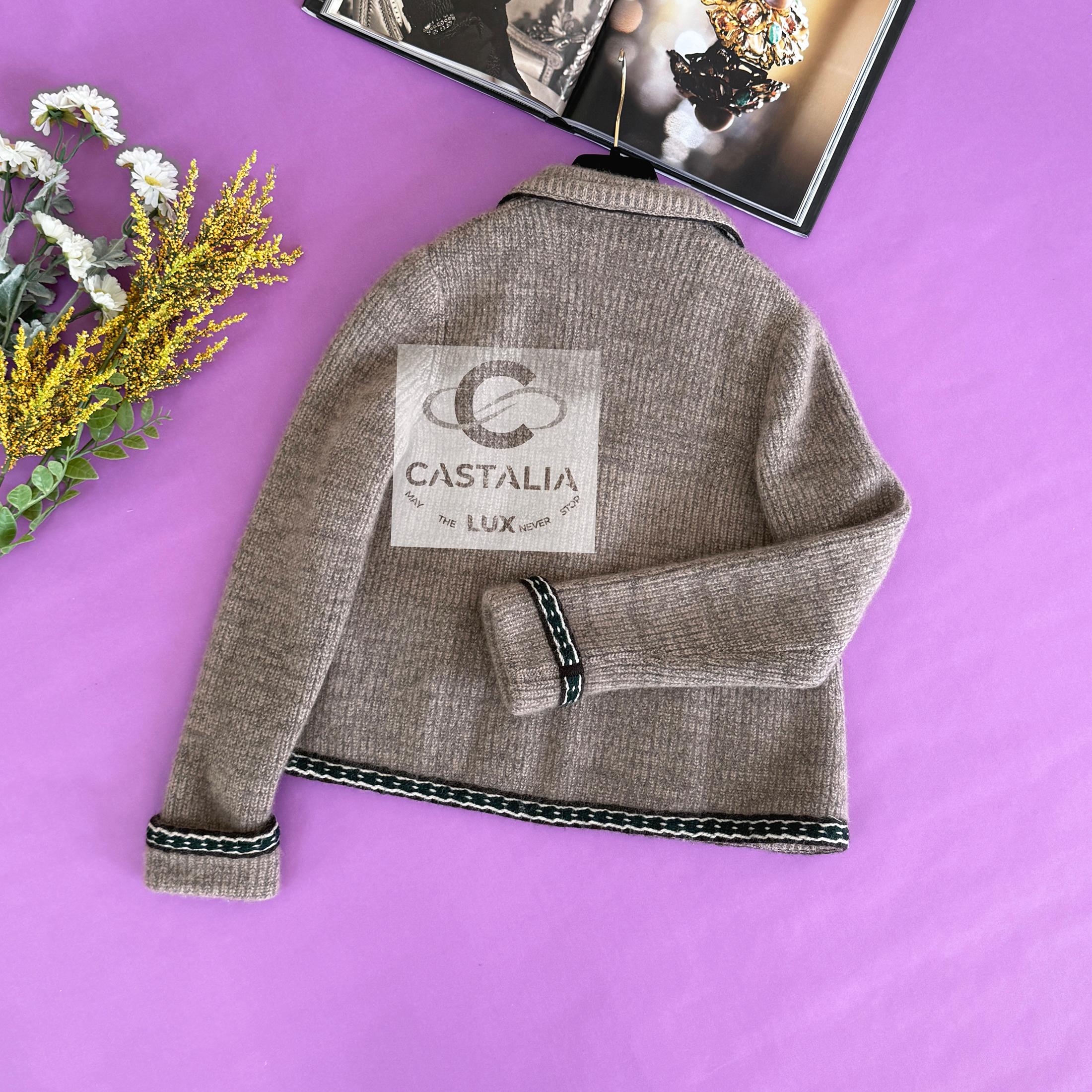 Chanel Rare Paris / Salzburg Relaxed Cashmere Jacket 36 FR For Sale 11