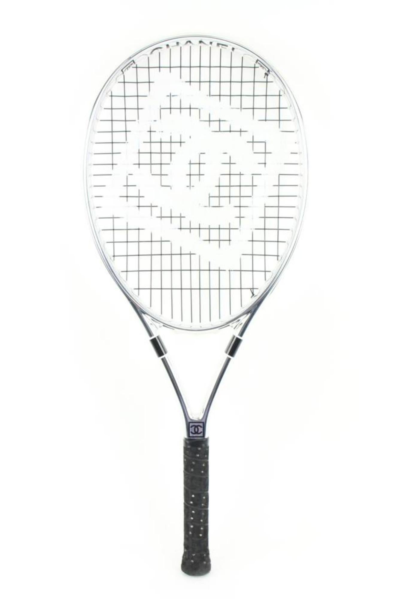 Rare raquette de sport de raquette de tennis avec logo CC et étui à chargement s210ck65 de Chanel en vente 3