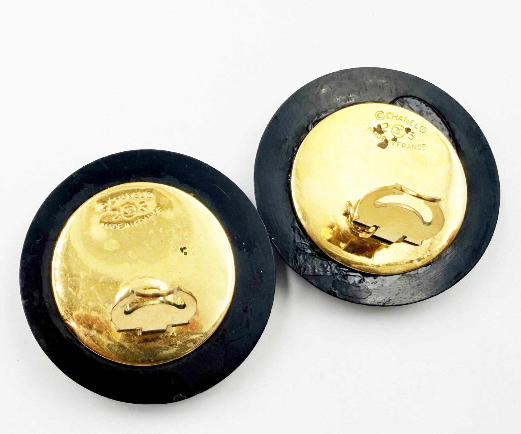 Women's Chanel Rare Classic Black Quilted Gold CC Large Clip on Earrings For Sale